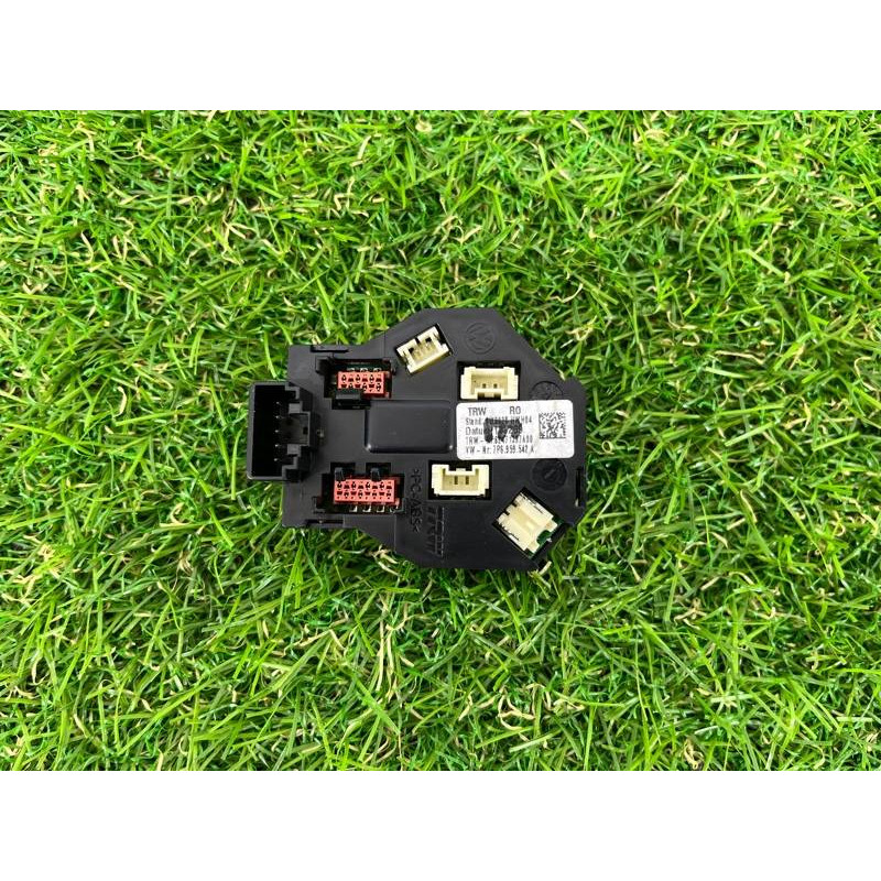 Блок управления рулевого колеса (электрика / блоки управления) Volkswagen Touareg II NF 2013 3.0 TDI 7P6959542A