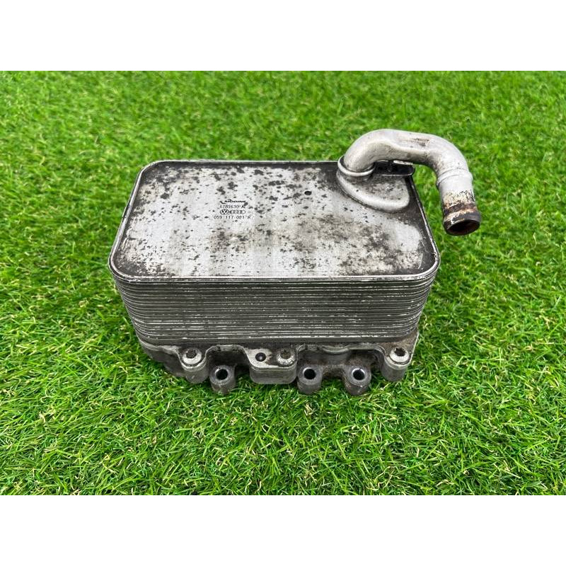 Теплообменник масляного фильтра (двигатель и элементы) Volkswagen Touareg II NF 2013 3.0 TDI 059117021R