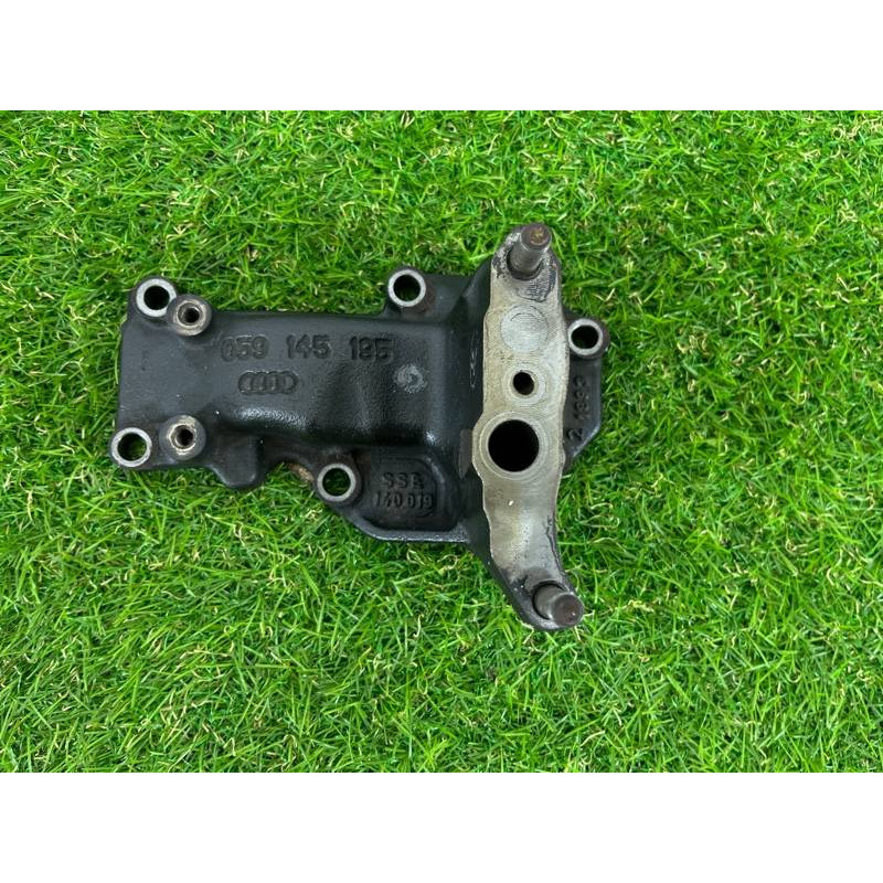 Кронштейн крепление турбины (кронштейны двигателя) Volkswagen Touareg II NF 2013 3.0 TDI 059145195AE