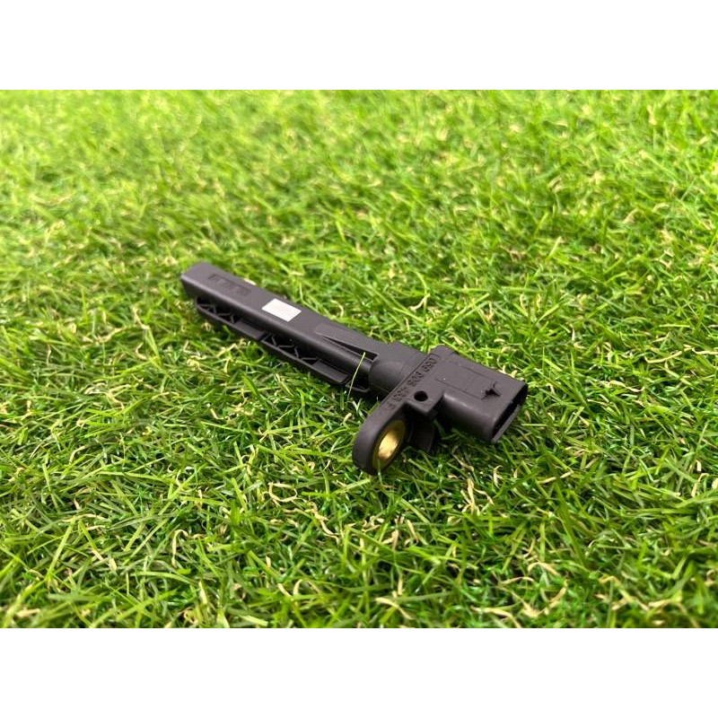 Датчик положения коленвала (электрика двигателя) Volkswagen Touareg II NF 2013 3.0 TDI 059906433J