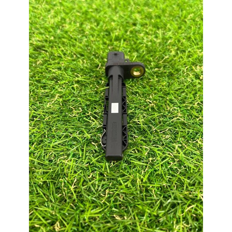 Датчик положения коленвала (электрика двигателя) Volkswagen Touareg II NF 2013 3.0 TDI 059906433J