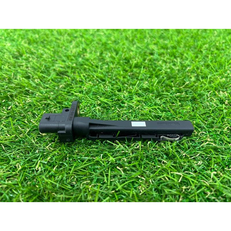 Датчик положения коленвала (электрика двигателя) Volkswagen Touareg II NF 2013 3.0 TDI 059906433J