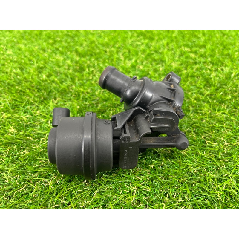 Клапан системы охлаждения (электрика / кнопки) Volkswagen Touareg II NF 2013 3.0 TDI 059121737R