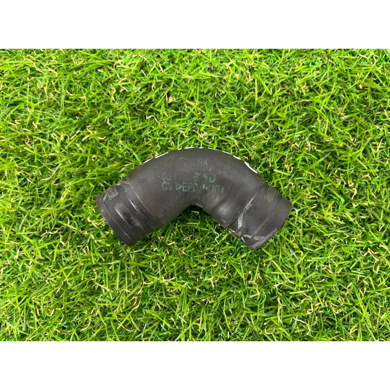 Патрубок (система охлаждения) Volkswagen Touareg II NF 2013 3.0 TDI 059121625C