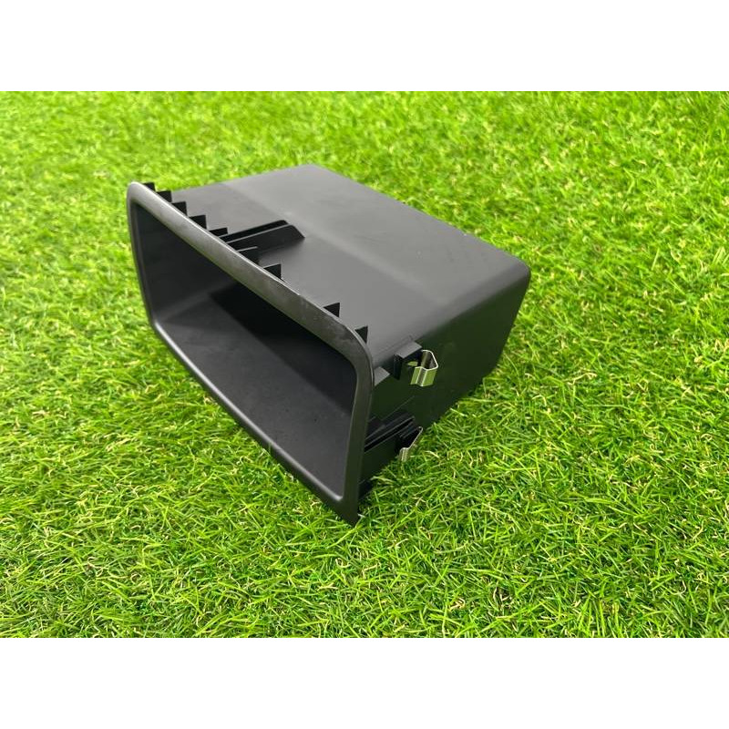 Ящик центральной консоли (салон) Volkswagen Touareg II NF 2013 3.0 TDI 7P68630921QB