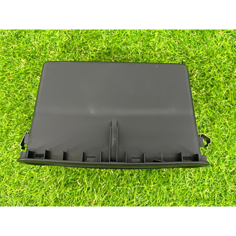 Ящик центральной консоли (салон) Volkswagen Touareg II NF 2013 3.0 TDI 7P68630921QB