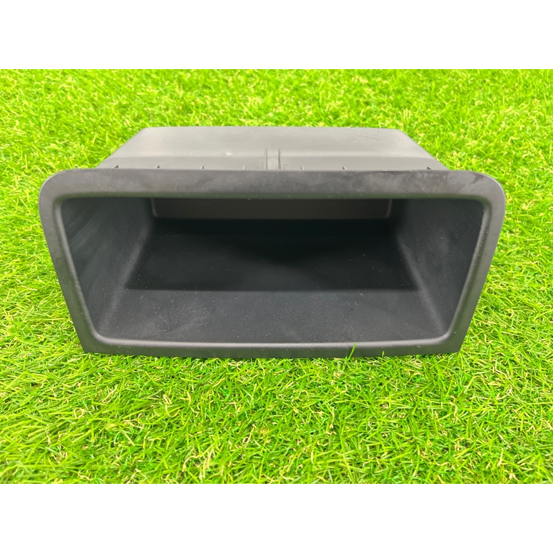Ящик центральной консоли (салон) Volkswagen Touareg II NF 2013 3.0 TDI 7P68630921QB