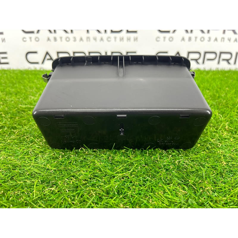 Ящик центральной консоли (салон) Volkswagen Touareg II NF 2013 3.0 TDI 7P68630921QB