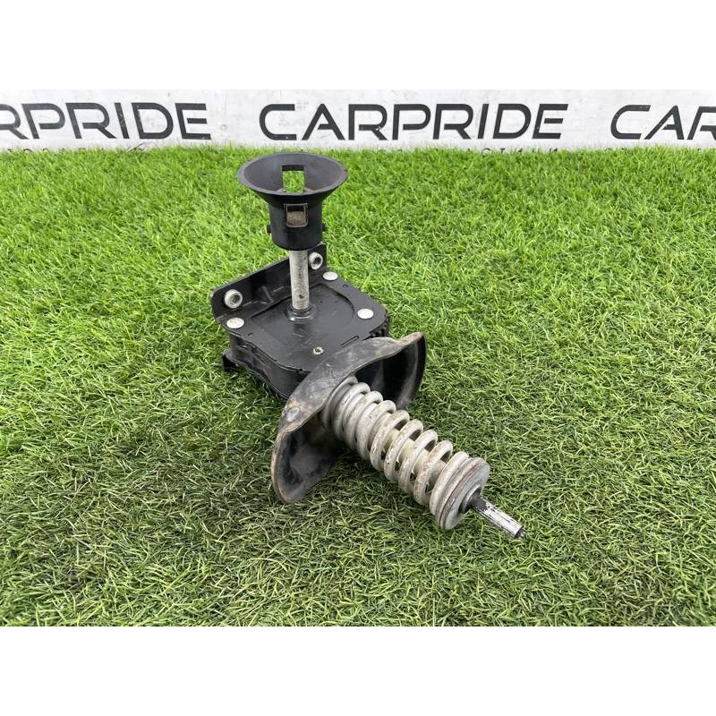 Крепление запасного колеса (кузов и элементы) Toyota Sequoia XK60 519000C040