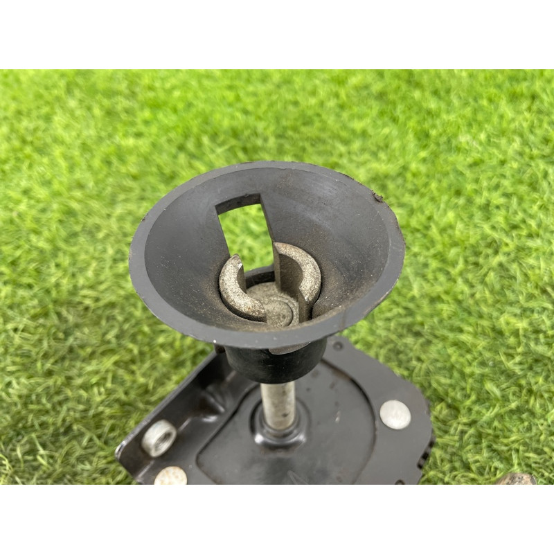 Крепление запасного колеса (кузов и элементы) Toyota Sequoia XK60 519000C040