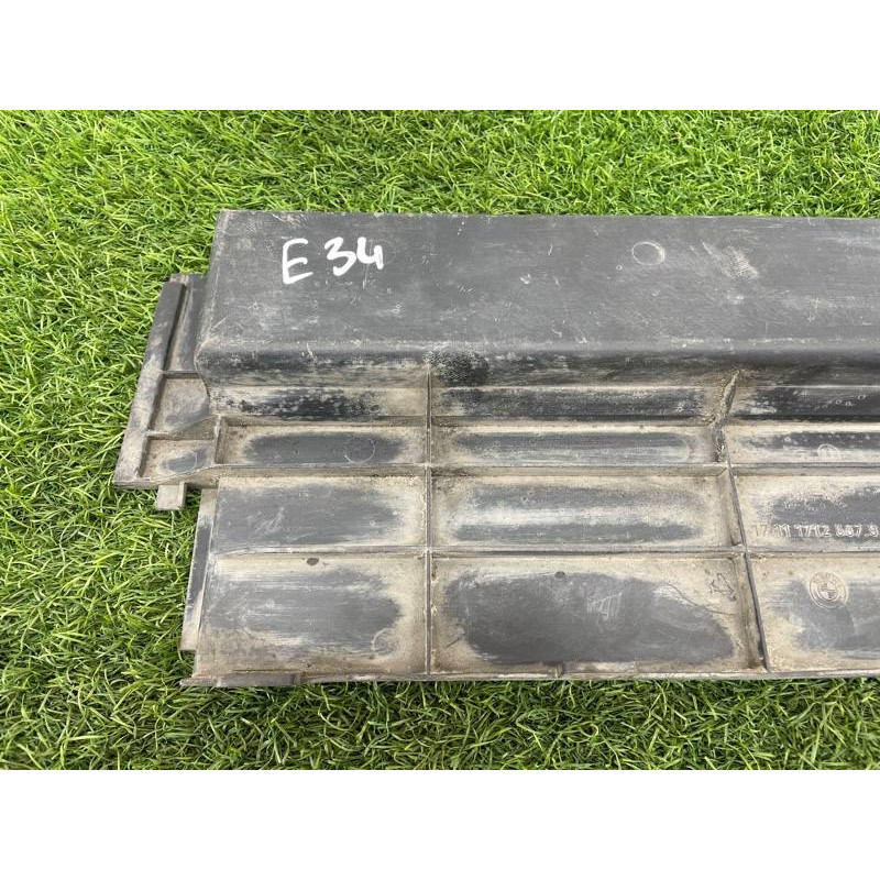 Накладка передней панели (кузов и элементы) BMW 5-series E34 17111712687