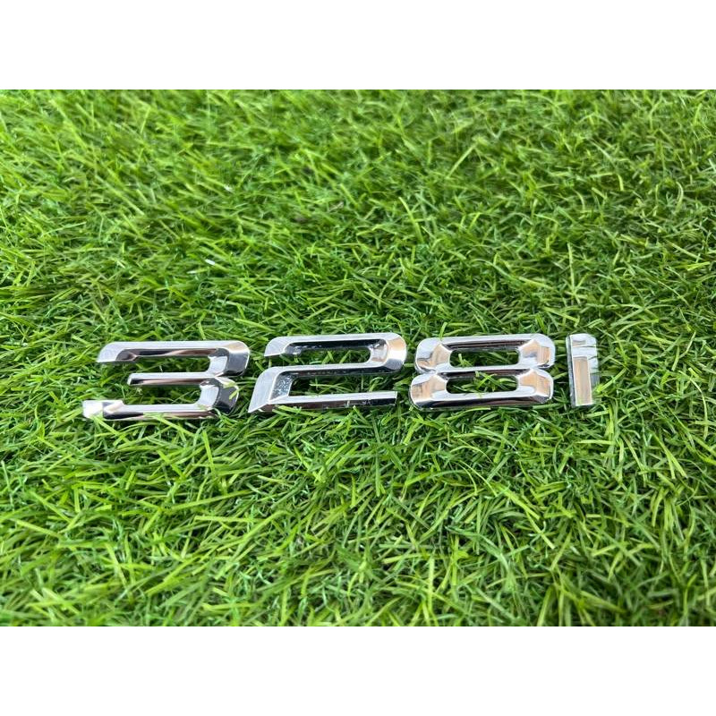 Эмблема (кузов и элементы) BMW 3-series E93 2010 3.0 N52 51147183147