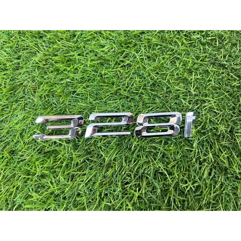 Эмблема (кузов и элементы) BMW 3-series E93 2010 3.0 N52 51147183147