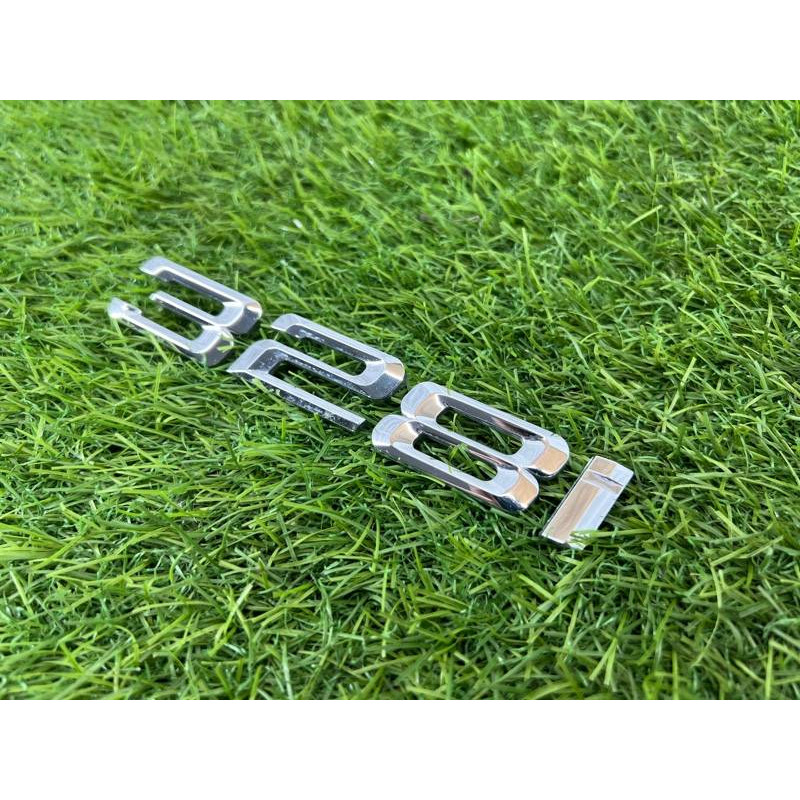 Эмблема (кузов и элементы) BMW 3-series E93 2010 3.0 N52 51147183147