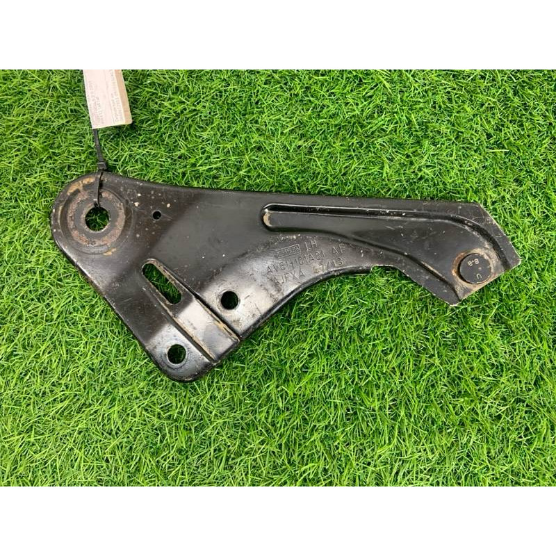 Кронштейн (двигатель и элементы) FORD Focus MK3 2015 2.0 av61101a81af