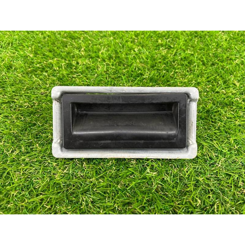 Кнопка открывания крышки багажника (электрика / кнопки) Volkswagen Touareg II NF 2013 3.0 TDI 5N0827566T