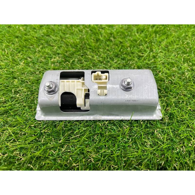 Кнопка открывания крышки багажника (электрика / кнопки) Volkswagen Touareg II NF 2013 3.0 TDI 5N0827566T