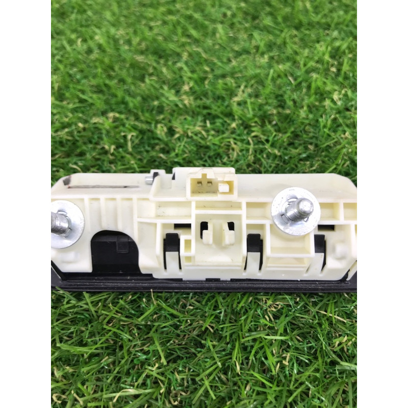 Кнопка открывания крышки багажника (электрика / кнопки) Volkswagen Touareg II NF 2013 3.0 TDI 5N0827566T