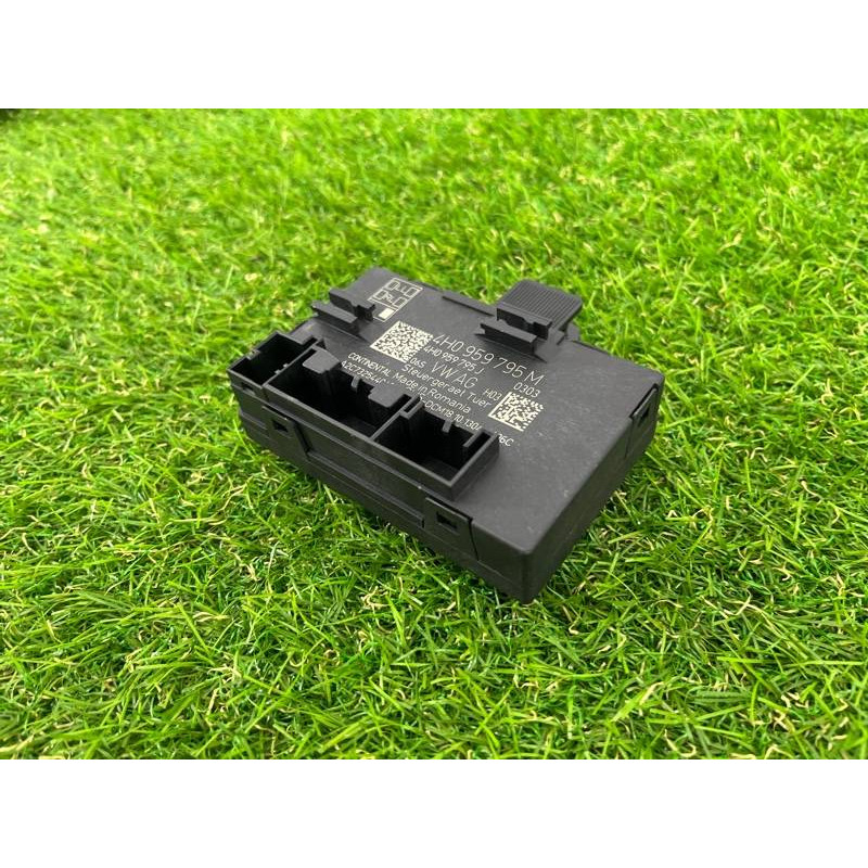 Блок управления дверьми (электрика / блоки управления) Volkswagen Touareg II NF 2013 3.0 TDI 4H0959795M