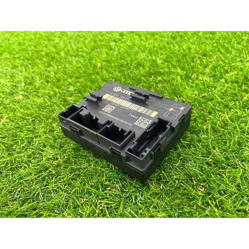 Блок управления дверьми (электрика / блоки управления) Volkswagen Touareg II NF 2013 3.0 TDI 4H0959792F