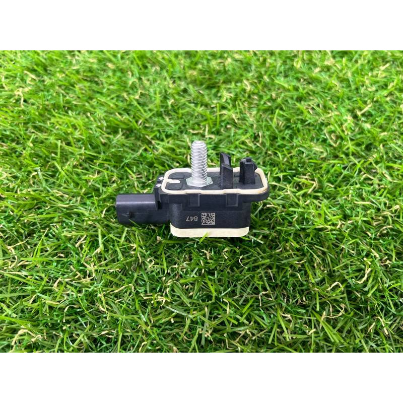 Датчик удара (электрика / датчики) Volkswagen Touareg II NF 2013 3.0 TDI 7P0959354