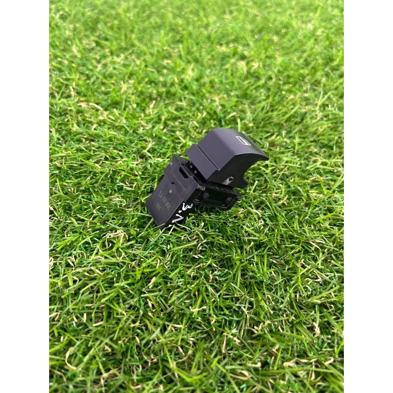 Кнопка стеклоподъемника (электрика / кнопки) Volkswagen Touareg II NF 2013 3.0 TDI 7L6959855C3X1