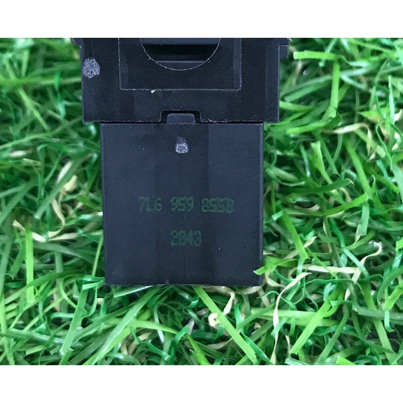 Кнопка стеклоподъемника (электрика / кнопки) Volkswagen Touareg II NF 2013 3.0 TDI 7L6959855B3X1