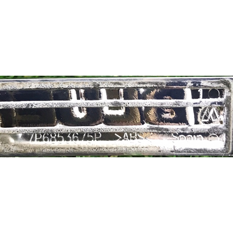 Эмблема (кузов и элементы) Volkswagen Touareg II NF 2013 3.0 TDI 7P6853675PWWS