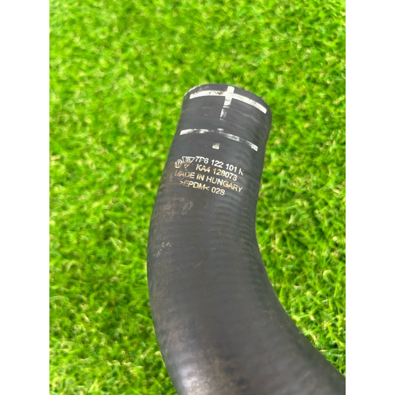 Патрубок (система охлаждения) Volkswagen Touareg II NF 2013 3.0 TDI 7P6122101K