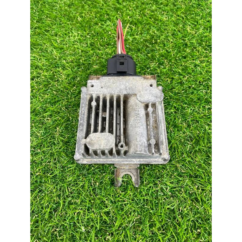 Блок управления топливным насосом (электрика / блоки управления) Volkswagen Touareg II NF 2013 3.0 TDI 7P0906093B