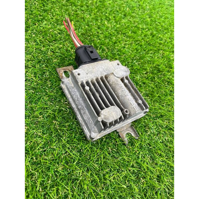 Блок управления топливным насосом (электрика / блоки управления) Volkswagen Touareg II NF 2013 3.0 TDI 7P0906093B