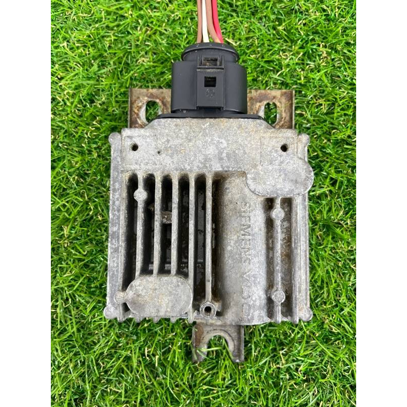 Блок управления топливным насосом (электрика / блоки управления) Volkswagen Touareg II NF 2013 3.0 TDI 7P0906093B