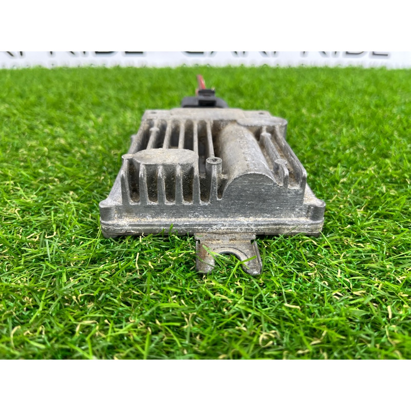 Блок управления топливным насосом (электрика / блоки управления) Volkswagen Touareg II NF 2013 3.0 TDI 7P0906093B