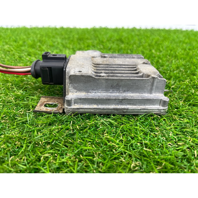 Блок управления топливным насосом (электрика / блоки управления) Volkswagen Touareg II NF 2013 3.0 TDI 7P0906093B