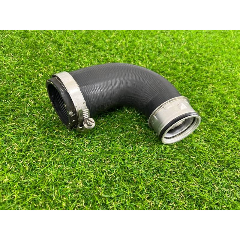 Патрубок интеркулера (двигатель и элементы) Volkswagen Touareg II NF 2013 3.0 TDI 7P0145708A