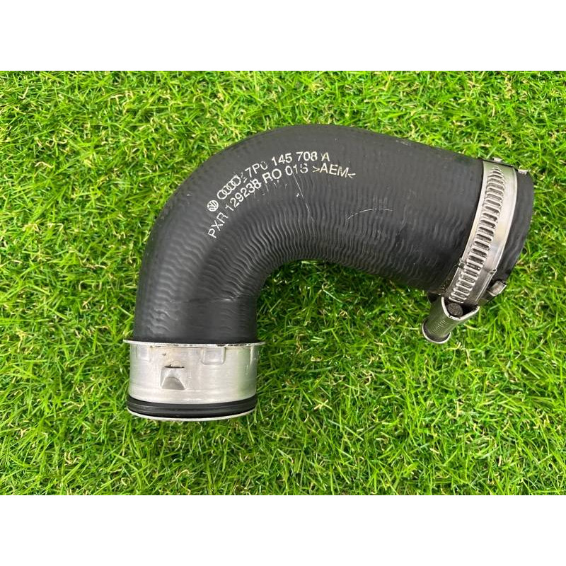 Патрубок интеркулера (двигатель и элементы) Volkswagen Touareg II NF 2013 3.0 TDI 7P0145708A