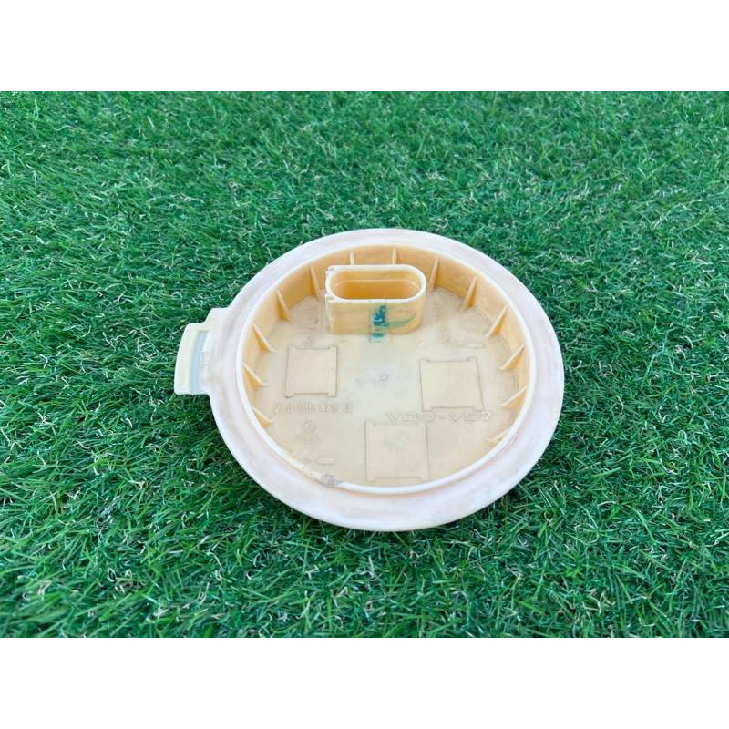 Крышка топливного бака (топливная система) Volkswagen Touareg II NF 2013 3.0 TDI 7L8919679E