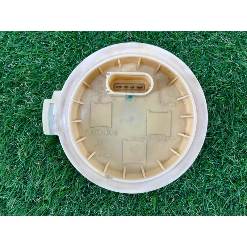 Крышка топливного бака (топливная система) Volkswagen Touareg II NF 2013 3.0 TDI 7L8919679E