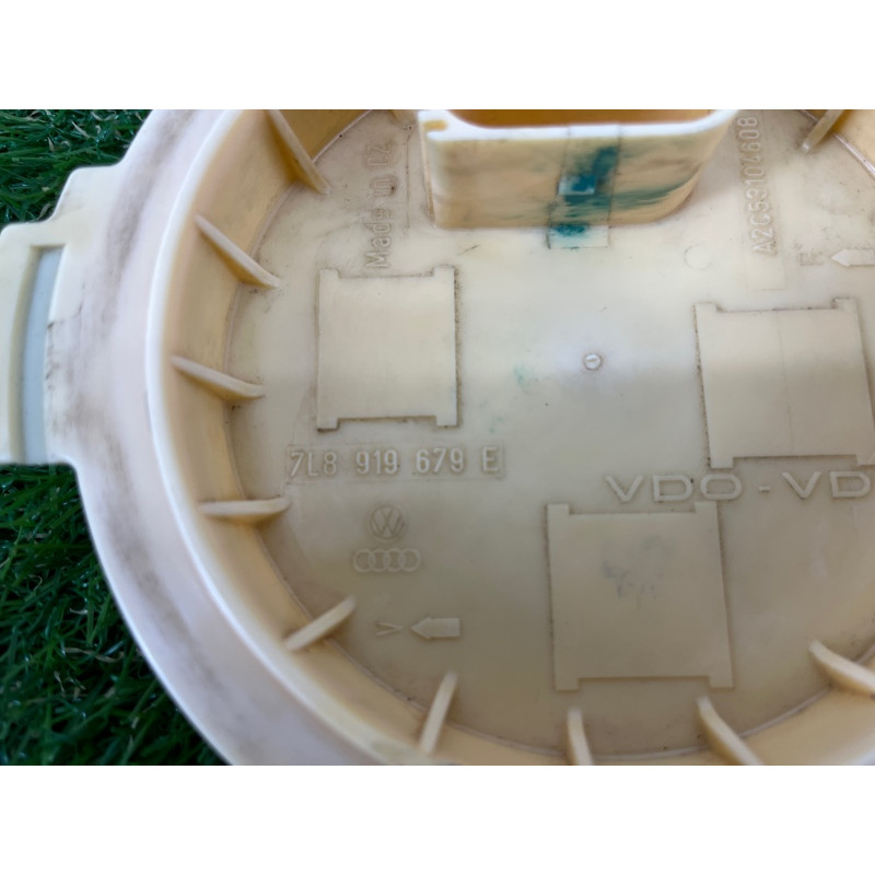 Крышка топливного бака (топливная система) Volkswagen Touareg II NF 2013 3.0 TDI 7L8919679E