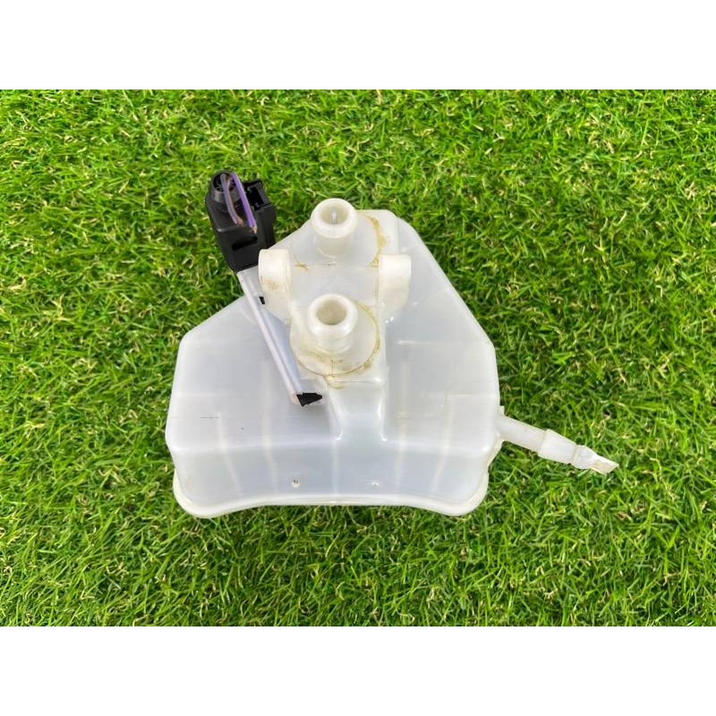 Бачок гальмівної рідини (гальмівна система) Volkswagen Touareg II NF 2013 3.0 TDI 7P0611303A