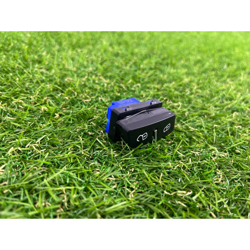 Кнопка блокировки центрального замка (электрика / кнопки) Volkswagen Touareg II NF 2013 3.0 TDI 7P6962125A