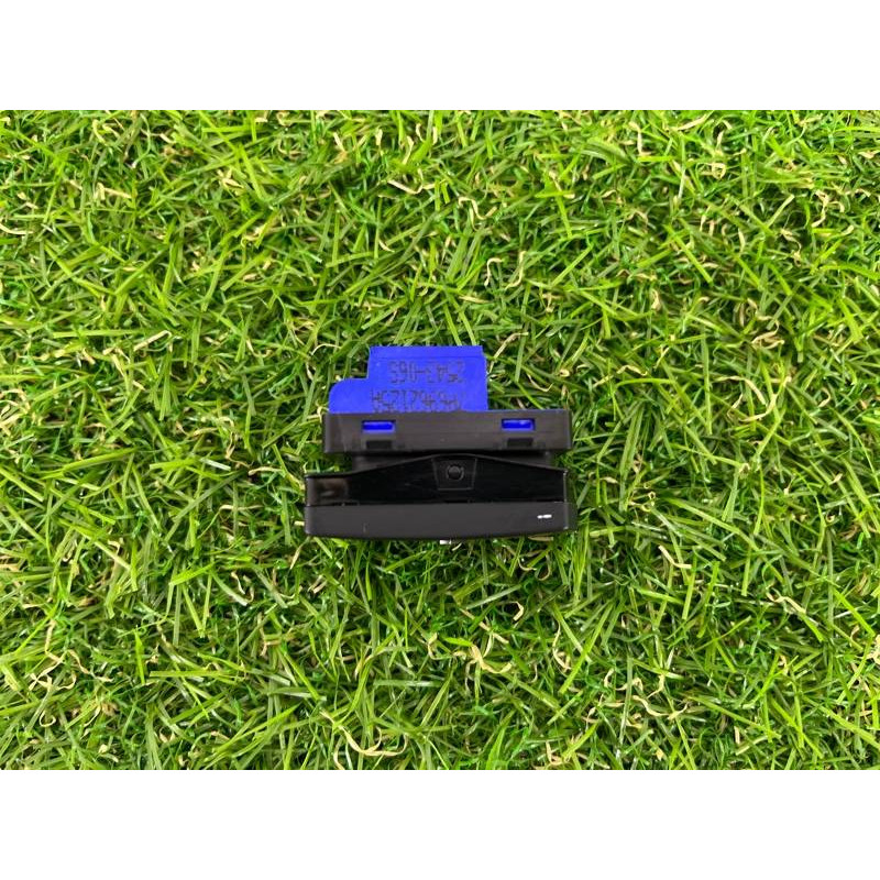 Кнопка блокировки центрального замка (электрика / кнопки) Volkswagen Touareg II NF 2013 3.0 TDI 7P6962125A