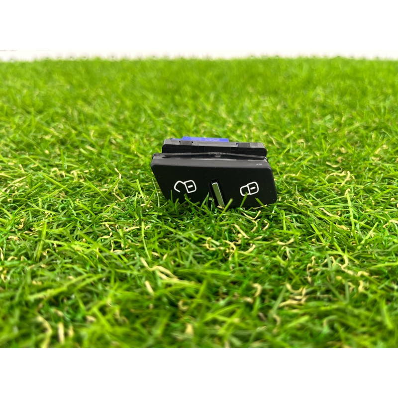 Кнопка блокировки центрального замка (электрика / кнопки) Volkswagen Touareg II NF 2013 3.0 TDI 7P6962125A