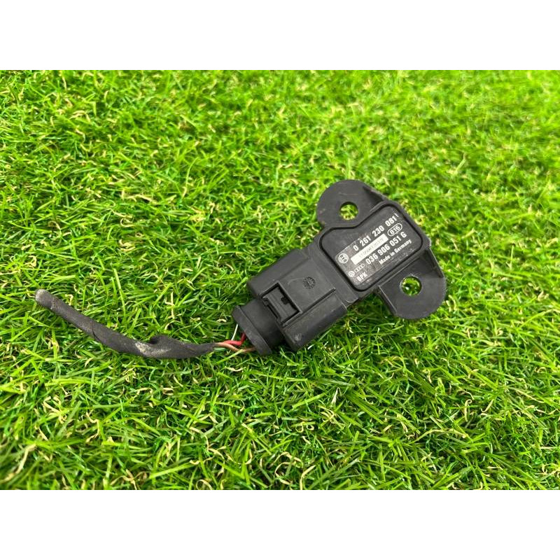 Датчик давления вакуумного усилителя (электрика / датчики) AUDI A6 C7 2011 2.0 tdi 036906051G