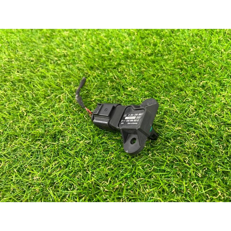 Датчик давления вакуумного усилителя (электрика / датчики) AUDI A6 C7 2011 2.0 tdi 036906051G