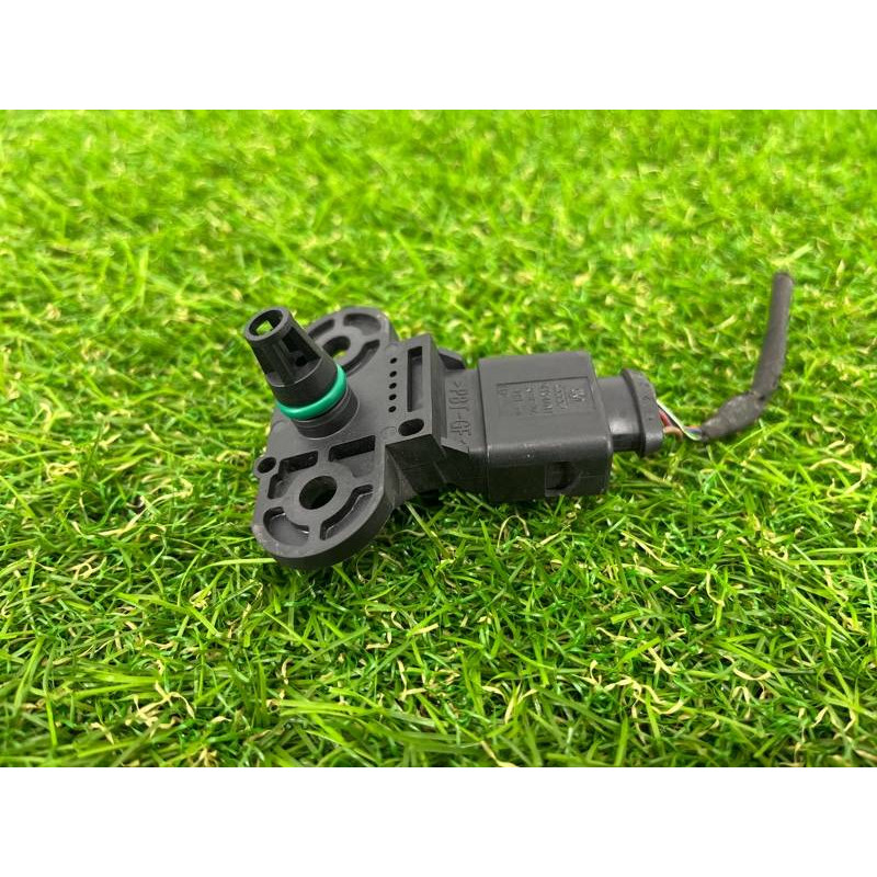 Датчик давления вакуумного усилителя (электрика / датчики) AUDI A6 C7 2011 2.0 tdi 036906051G