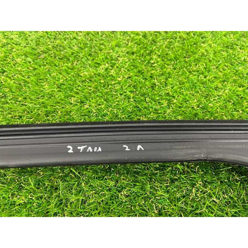 Уплотнитель стекла двери (кузов и элементы) Volkswagen Touareg II NF 2013 3.0 TDI 7P0839431L