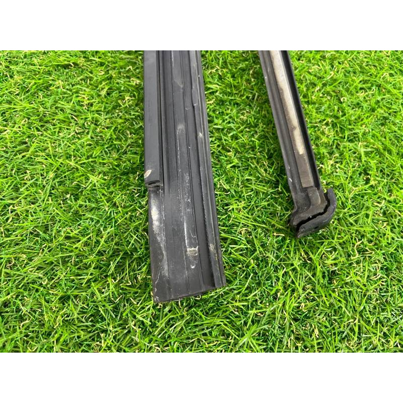 Уплотнитель стекла двери (кузов и элементы) Volkswagen Touareg II NF 2013 3.0 TDI 7P0839431L