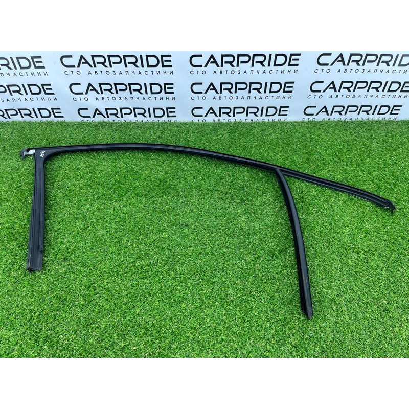 Уплотнитель стекла двери (кузов и элементы) Volkswagen Touareg II NF 2013 3.0 TDI 7P0837431H5AP