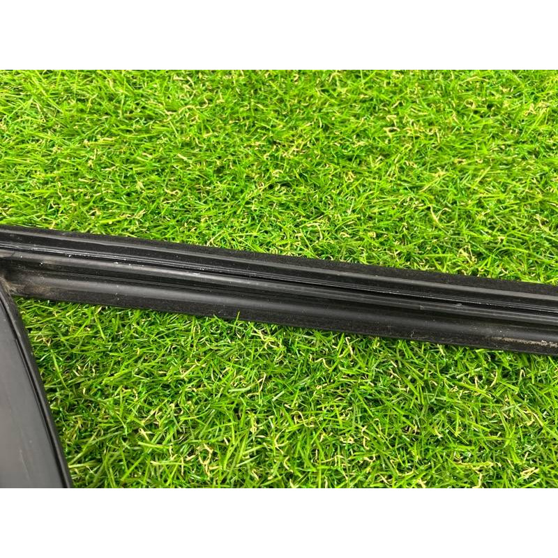 Уплотнитель стекла двери (кузов и элементы) Volkswagen Touareg II NF 2013 3.0 TDI 7P0837431H5AP